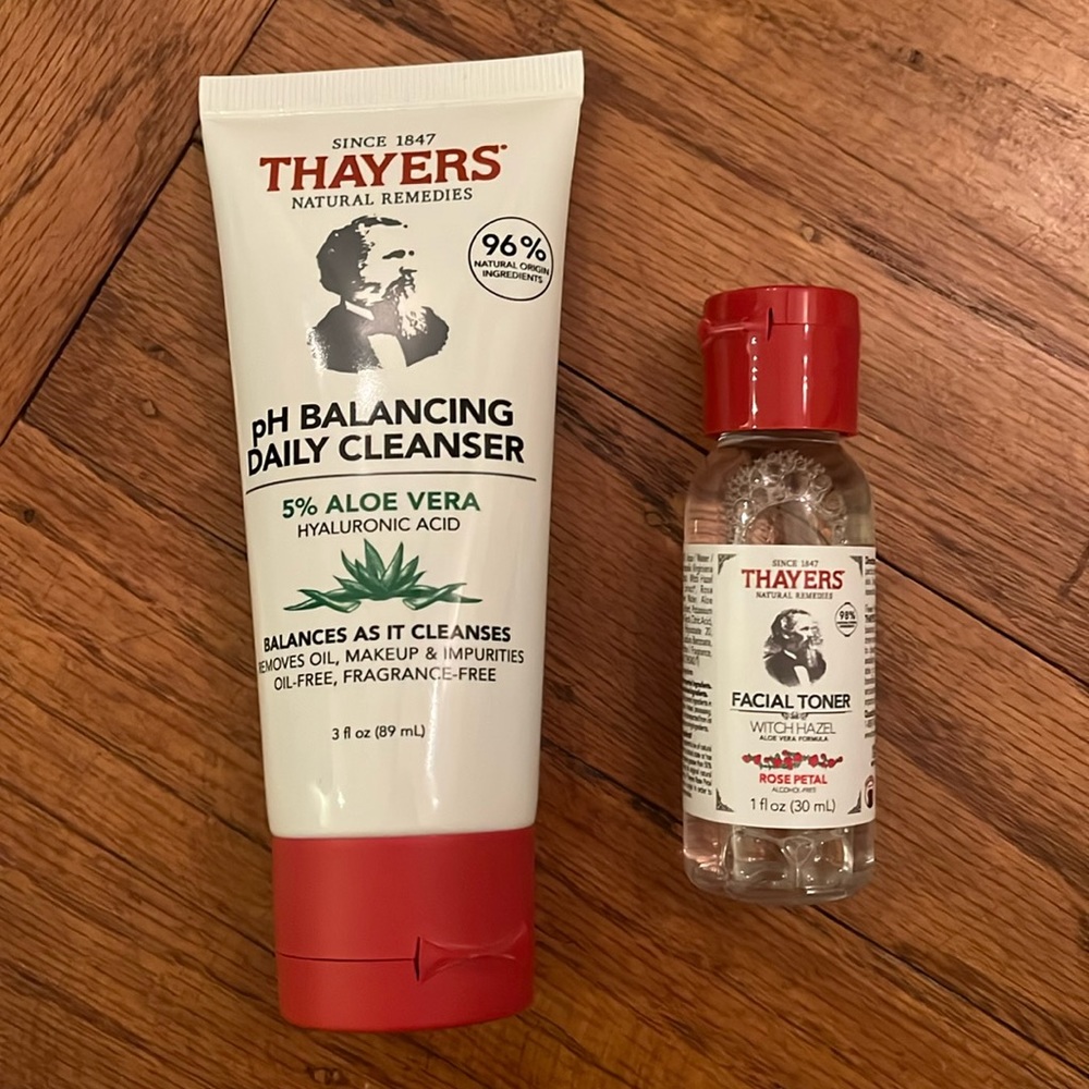 FREE with purchase Thayers Daily Cleanser (3 oz) and Facial Toner Rose Petal